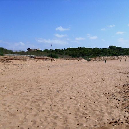 Camping A Selinunte Hotel Marinella di Selinunte Bagian luar foto